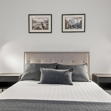 Stylish And Spacious 2-Bed Apartment เมลเบิร์น ภายนอก รูปภาพ