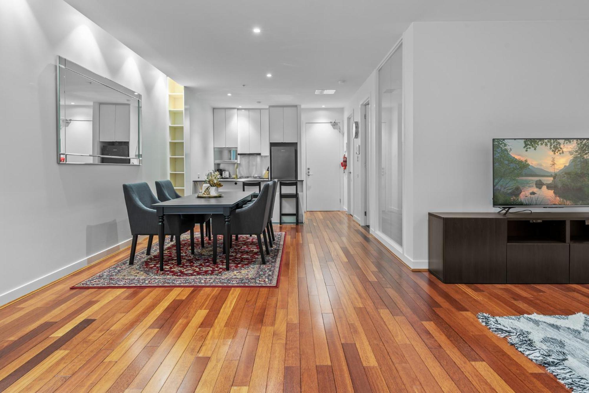 Stylish And Spacious 2-Bed Apartment เมลเบิร์น ภายนอก รูปภาพ